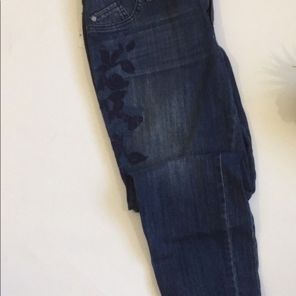 Elle Embroidered👖Skinny Ankle Jeans